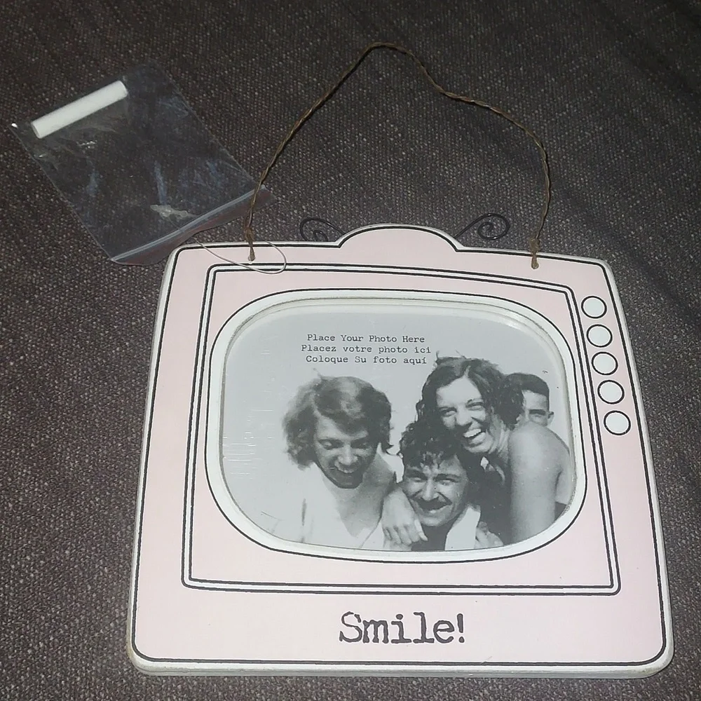 Vintage TV frame pink white 